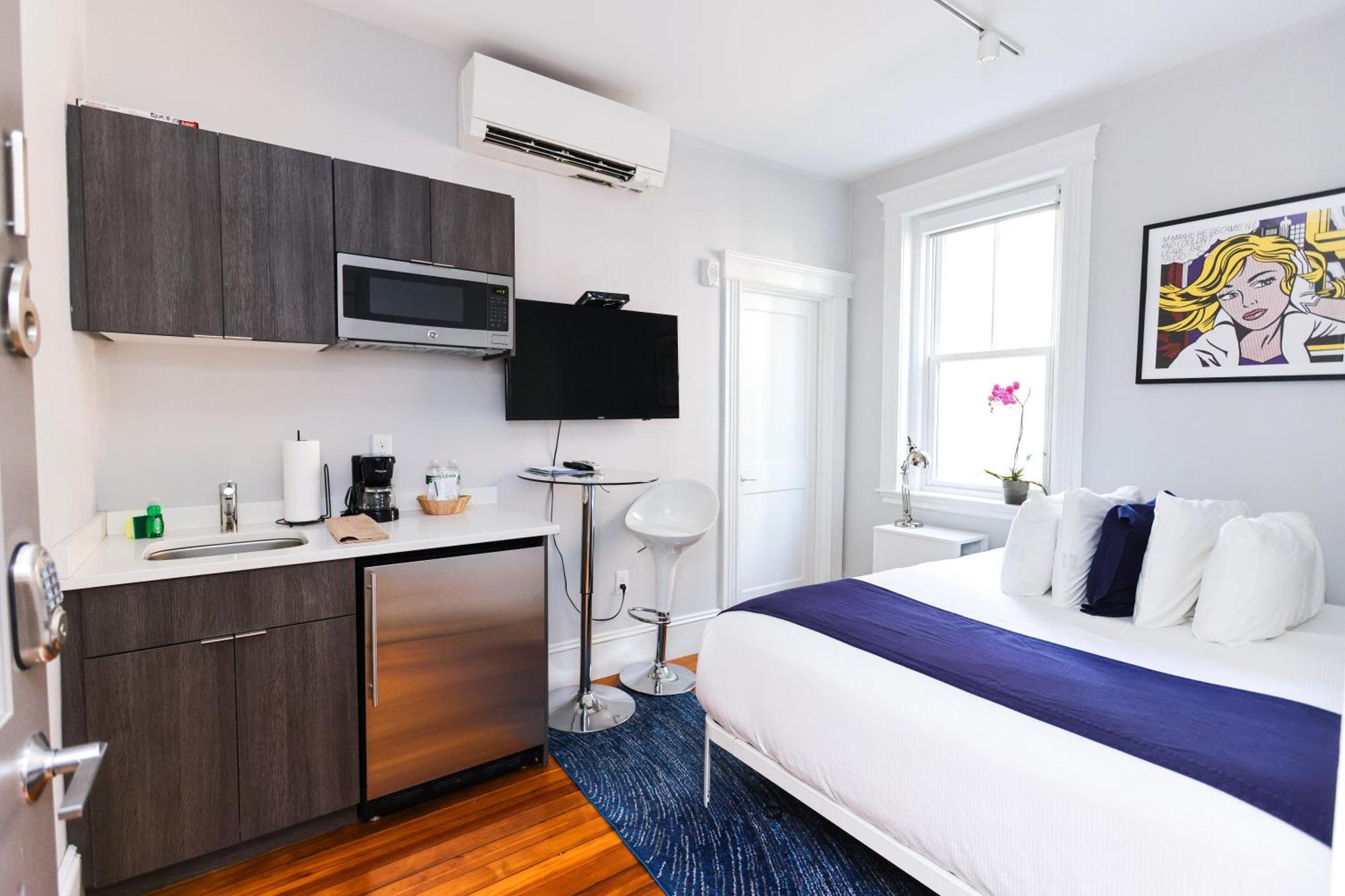 A Stylish Stay W/ A Queen Bed, Heated Floors.. #26 브루클라인 외부 사진
