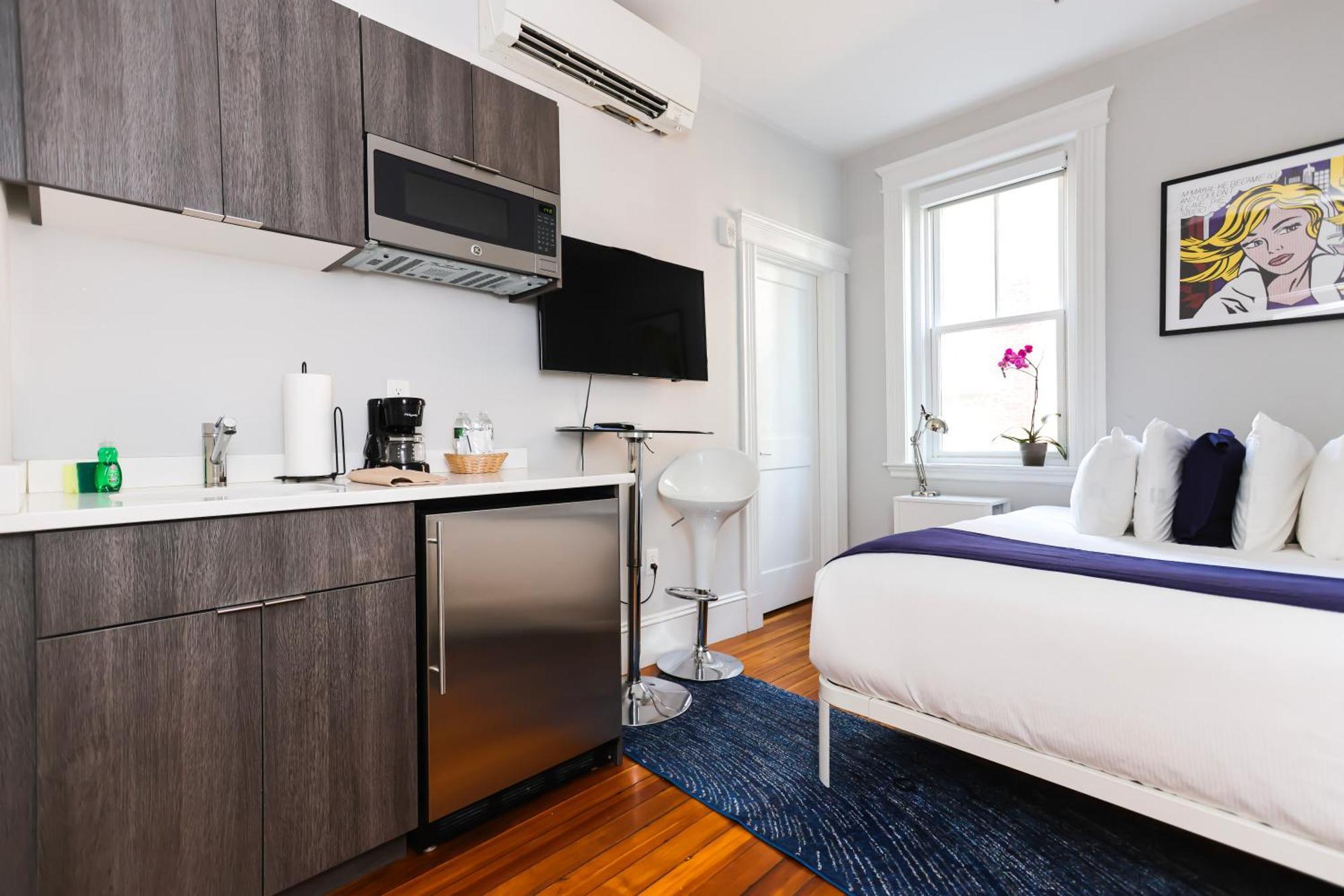 A Stylish Stay W/ A Queen Bed, Heated Floors.. #26 브루클라인 외부 사진