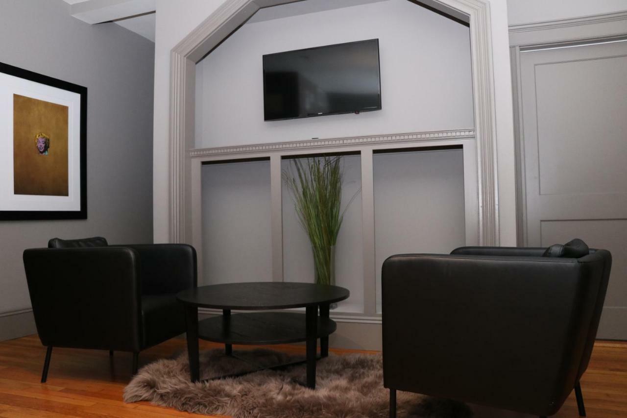 A Stylish Stay W/ A Queen Bed, Heated Floors.. #26 브루클라인 외부 사진